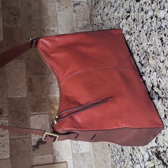 Hobo Valley Leather Shoulder Bag - Picture 1 of 15